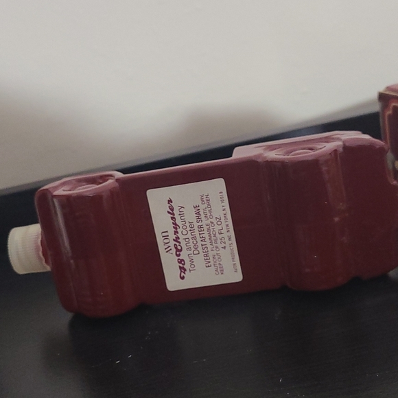 AVON-48 Chrysler Town & Country-Decanter Everest Aftershave!! W/ Original Box!! - Picture 7 of 13